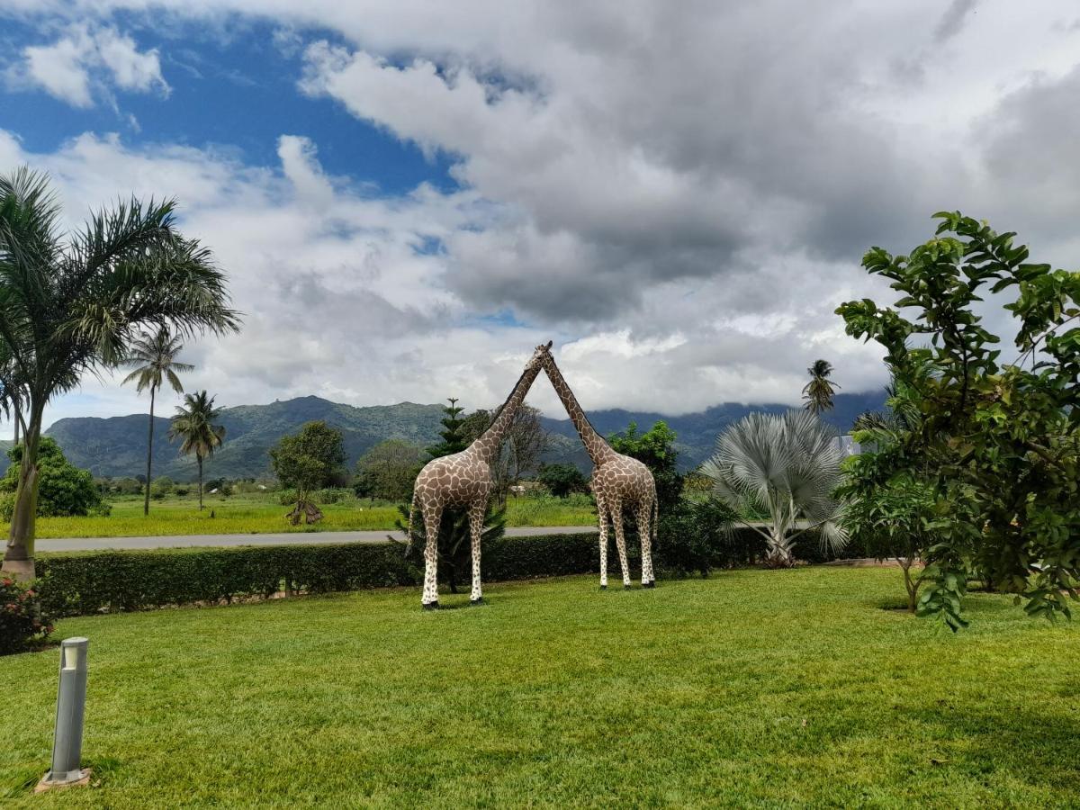 Cate Hotel Morogoro Exterior foto